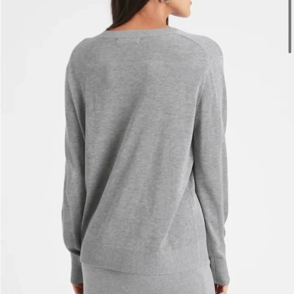Banana Republic V-Neck Sweater - Picture 2 of 11